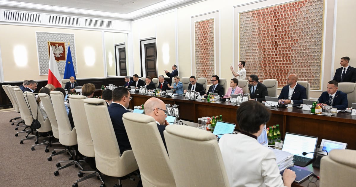 Rząd przyjmuje nowe przepisy ochrony dzieci i usług cyfrowych