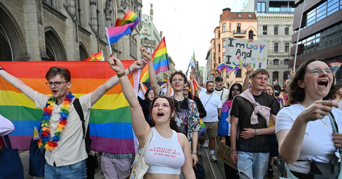 Kontrowersyjny mail z KPRM: Zarzuty o ideologiczne naciski