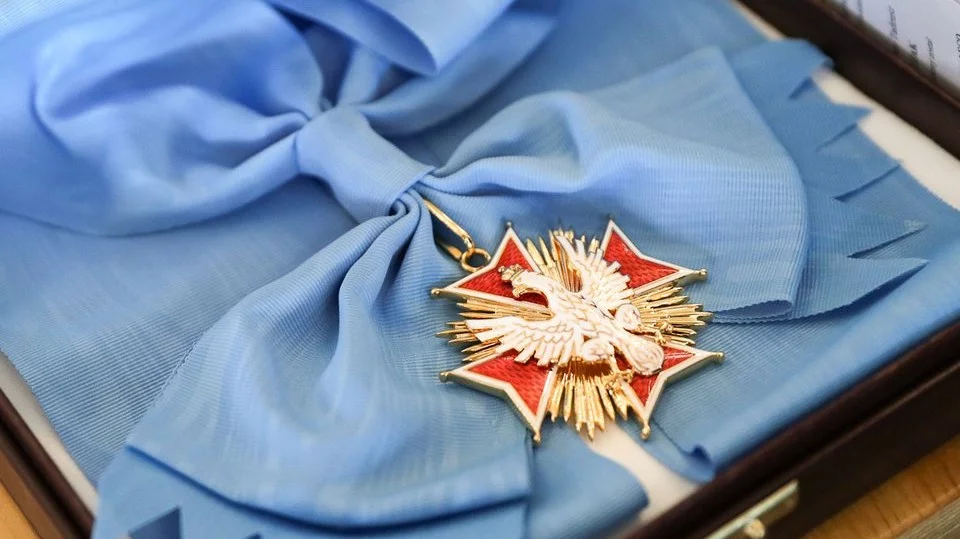 Odznaczenie Zełenskiego Orderem Orła Białego Cofnięte przez Prezydenta Nawrockiego