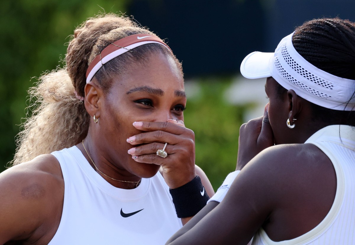Serena Williams wraca na korty, ale kontuzja partnerki przerywa występ