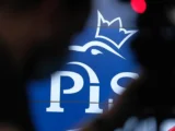 Interwencja medyków na Lotnisku Chopina: Poseł PiS w centrum kontrowersji