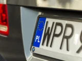 Nowe zasady rejestracji pojazdów: Czytelne tablice wystarczą
