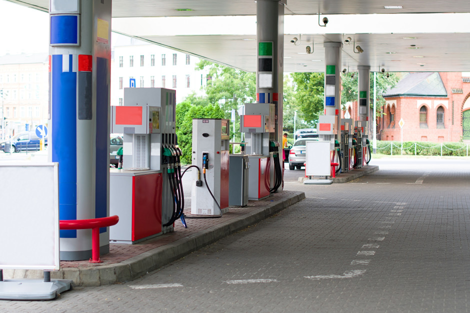 Zmiany na rynku paliw: Moya z nowymi właścicielami, Petroprix debiutuje w Polsce