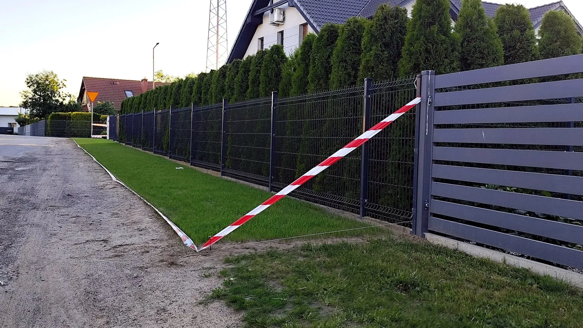 Kto jest właścicielem zieleni przed posesją? najważniejsze informacje dla właścicieli nieruchomości