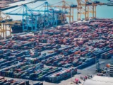 Nowy port w ZEA: zmiany w strategii logistycznej i uniezależnienie od cieśniny Ormuz