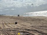 Tajemnicze metalowe kule na plaży Queensland: Części rakiety?