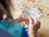 Rząd planuje minimalną waloryzację emerytur i rent w 2027 roku