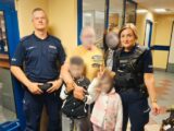Dziecko zostawione na peronie – szybka reakcja świadków i policji
