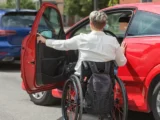 Nowe zmiany w kartach parkingowych dla osób z niepełnosprawnościami