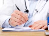 Prokuratura bada przypadek rekordowej liczby godzin pracy lekarza z Braniewa
