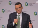 Zmiany w świadczeniu 800+ według Morawieckiego: Więcej wsparcia dla rodzin