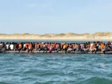 Zmniejszająca się liczba łodzi migrantów na La Manche mimo tłoczniejszych przepraw