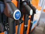 Rząd Przywraca Niższą Stawkę VAT na Paliwa: Ceny Spadną