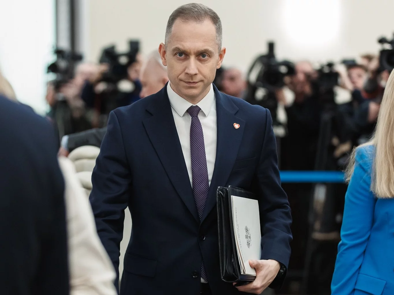 Obchody Święta Wojska Polskiego z Defiladą i Kontrowersjami Politycznymi