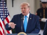 Napięcia wśród Republikanów: Relacje Trumpa i Thune’a na krawędzi
