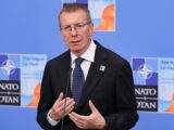 Rosja zwiększa działania hybrydowe wobec NATO – alarmuje prezydent Łotwy