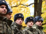 Rosyjscy nastolatkowie na froncie – narastający problem i społeczne oburzenie
