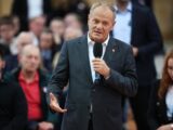 Donald Tusk wspiera Monikę Piątkowską w wyborach prezydenckich w Krakowie