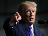 Napięcia handlowe między USA a Kanadą: Polityczne reperkusje ceł Trumpa