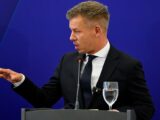 Przewaga Tiszy maleje, ale pozostaje liderem w sondażach na Węgrzech