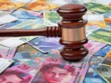TSUE potwierdza stosowanie teorii salda w sprawach frankowych, wpływając na polskie orzecznictwo