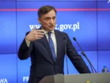 Ziobro pozostaje w USA: Zapowiedź powrotu do Polski