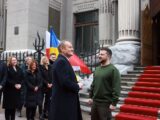 Debata wokół rozmowy Zełenskiego z Tuskiem: Nowe wyzwania dla polskiej polityki zagranicznej