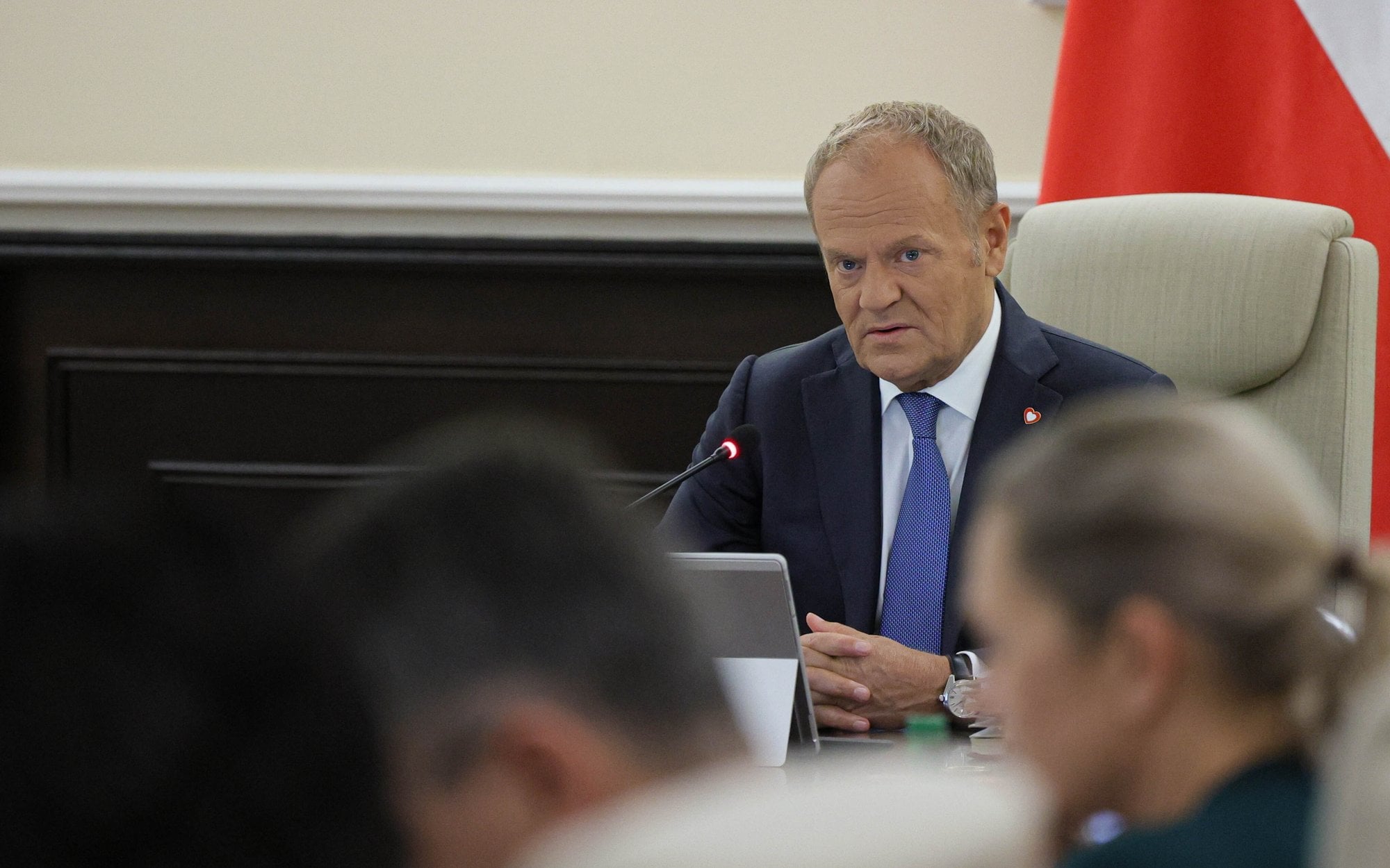 Przewroty polityczne: jak karma wraca do polityków w demokracji
