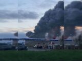 Ruch lotniczy dronów nad Petersburgiem: Pożar infrastruktury naftowej i ataki na serwery VK